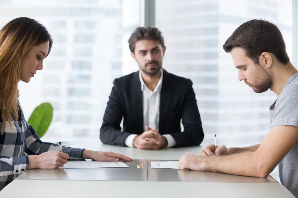 Essential factors to consider when choosing a divorce attorney